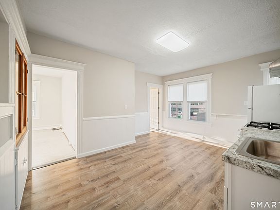 2nd image of 174 Logan St #5
