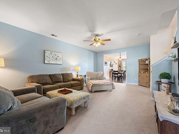 5th image of 944 Lansdowne Rd
