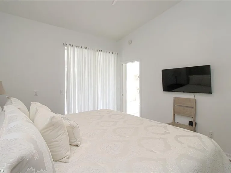 5645 Whisperwood Blvd #504 — Photo 37