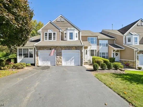 64 Knoll Ct, Long Hill Twp., NJ 07946