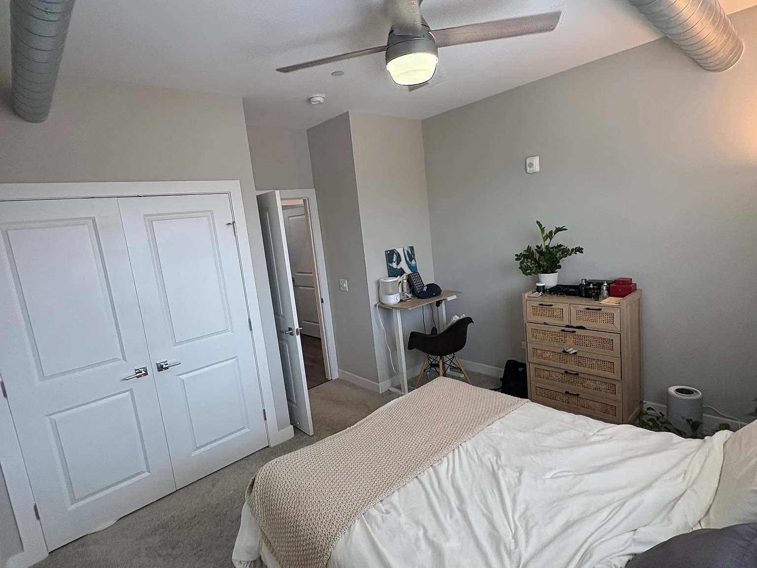 1 bed, 750 sqft, $2,000 — Photo 4