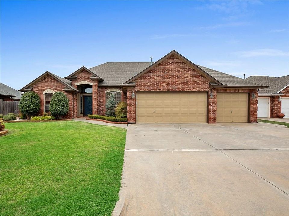 1st image of 1317 SW 126th Pl
