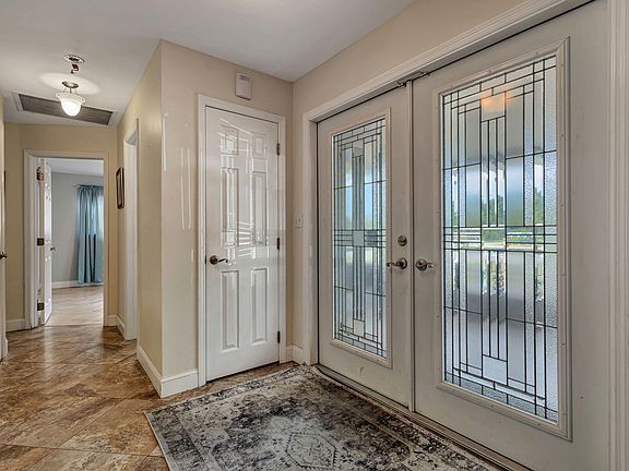 5th image of 502 E Redwood Drive