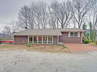 588 Prime Hill Dr, Clayton, GA 30525