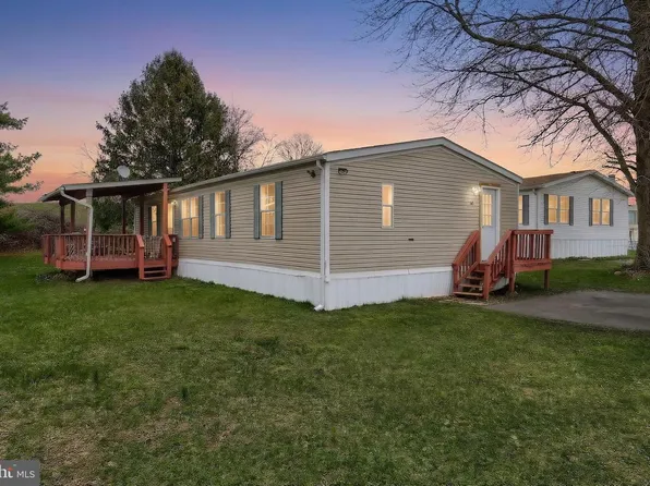 145 Chesapeake Est, Thomasville, PA 17364