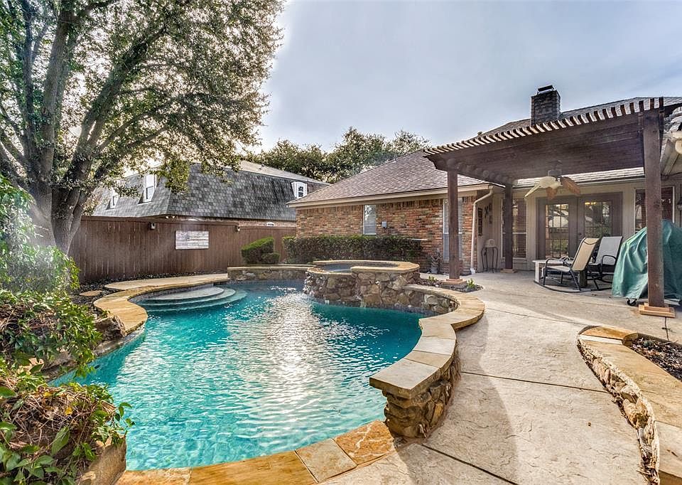 1st image of 382 Townbluff Dr