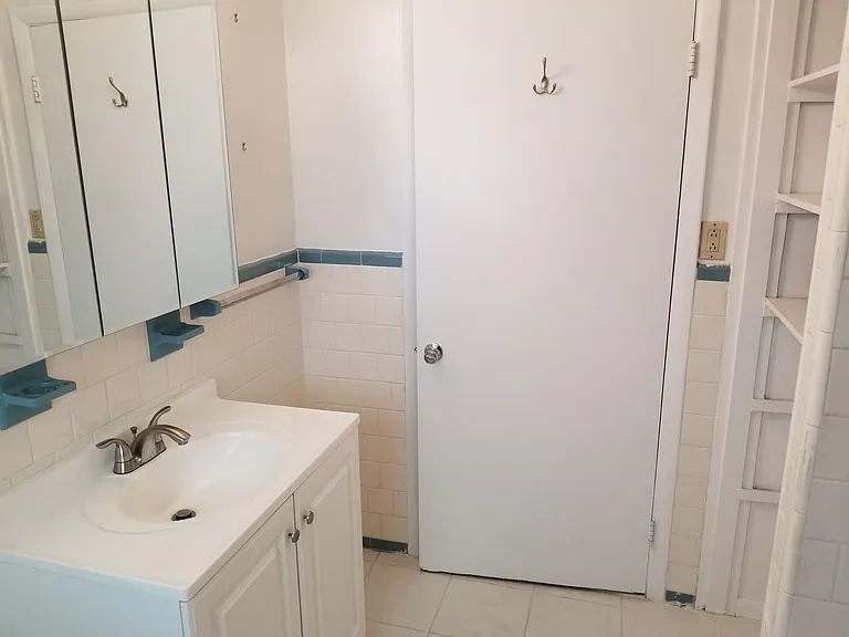 146 Spa Dr — Photo 16