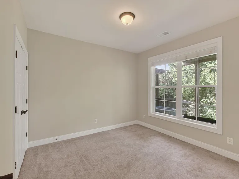 2942 Templehof Ct — Photo 41