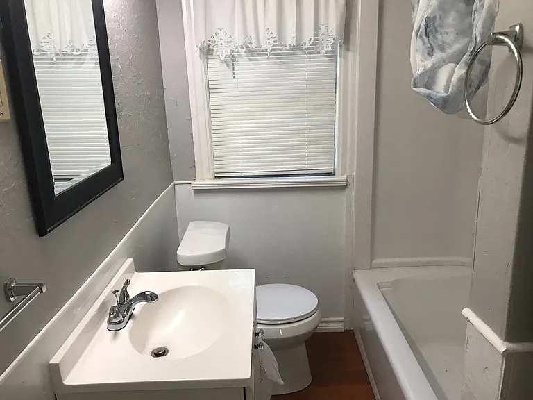 1906 NW Kinyon Ave — Photo 9