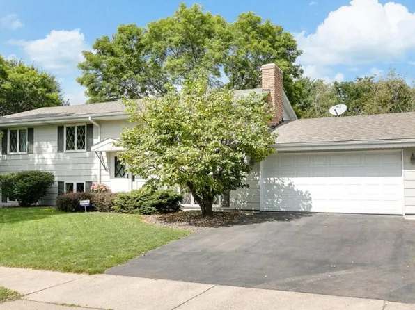 2321 Beam Ave E, Maplewood, MN 55109