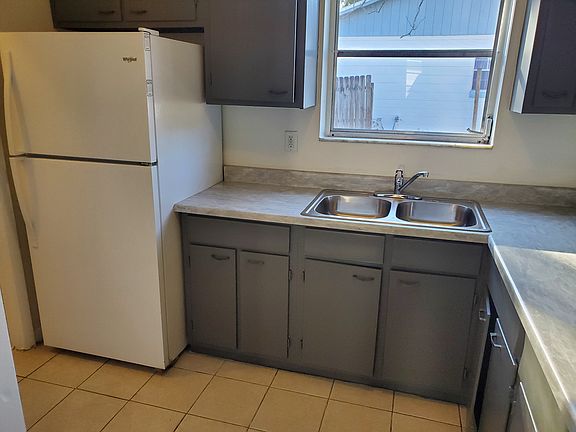 3rd image of 2673 Beal St