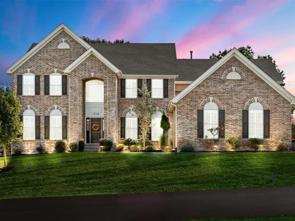 1316 Homestead Heights Dr, Chesterfield, MO 63005