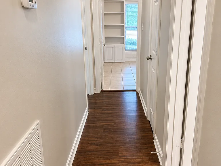 1407 Skrivanek Ct — Photo 9