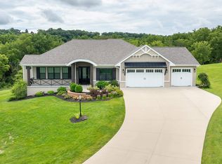 11278 Alea Ln, Dubuque, IA 52003