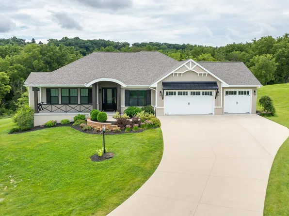 11278 Alea Ln, Dubuque, IA 52003