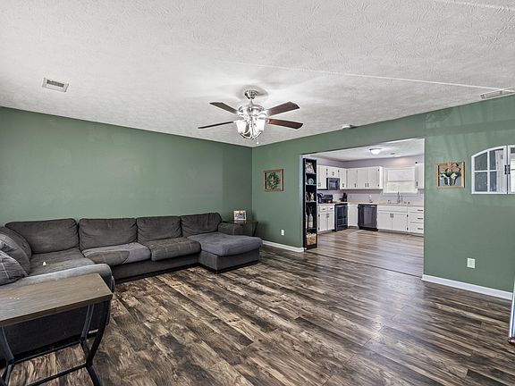 3rd image of 29 Watkins Ave
