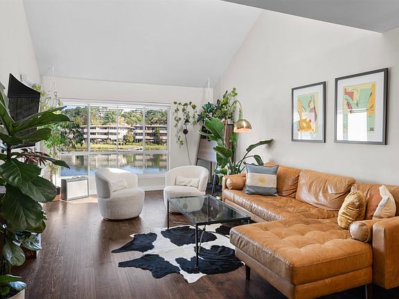 2nd image of 623 Larkspur Plaza Drive