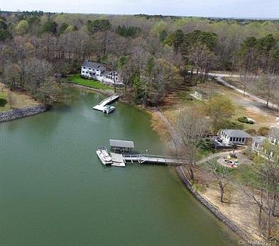 2nd image of 3228 Lake Wylie Dr