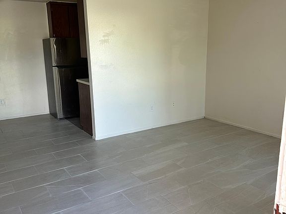 4th image of 495 E Twin Palms Dr #4
