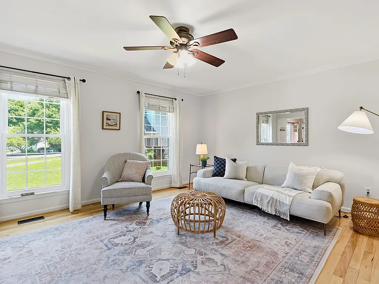 1294 Doubleday Dr — Photo 32