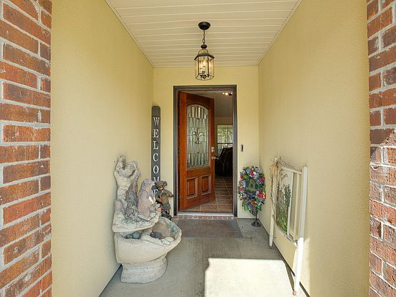 4th image of 26603 Parkwood Dr