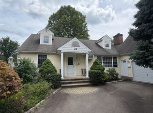 32 Triangle St, Danbury, CT 06810