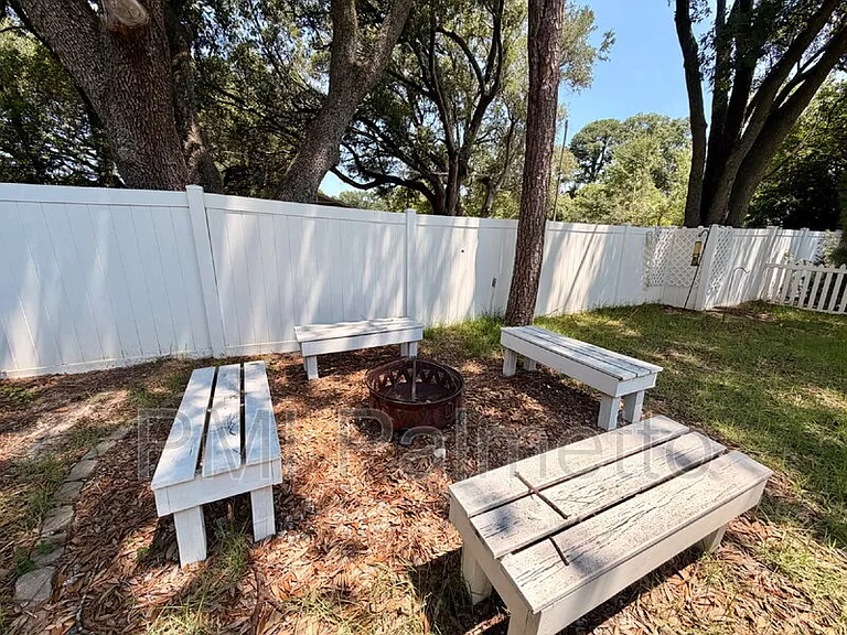 6877 Pennington Rd — Photo 32