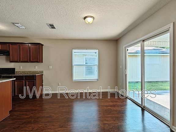 4th image of 5465 Village Pond Ct