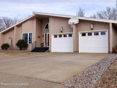 1450 12th St W, Dickinson, ND, 58601