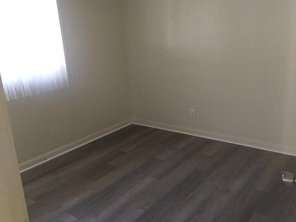 4th image of 214 S San Jacinto St #1