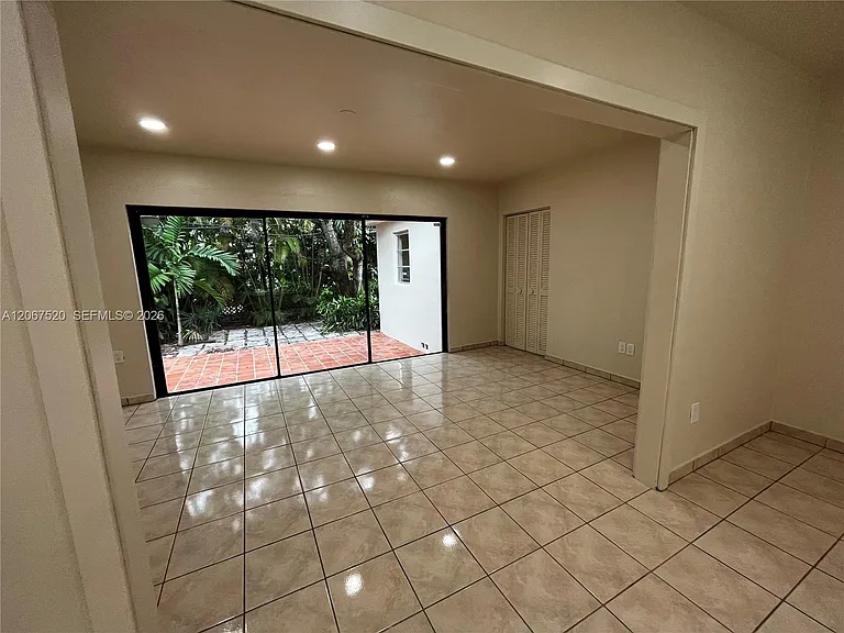 3351 SW 18th St — Photo 14