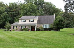 6468 Deerfield Dr, New Hope, PA 18938
