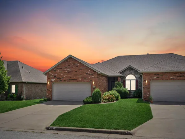 2400 W Deerbrooke Trail, Ozark, MO 65721