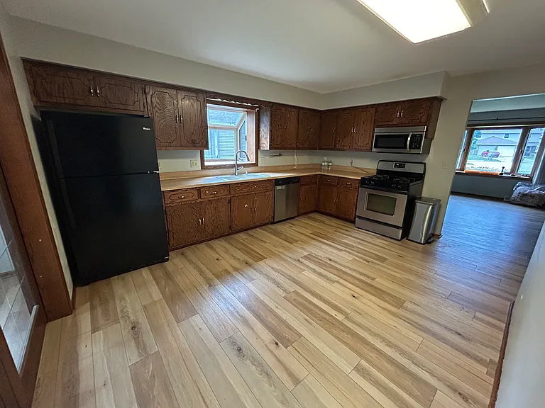 2711 Albany Ct — Photo 6