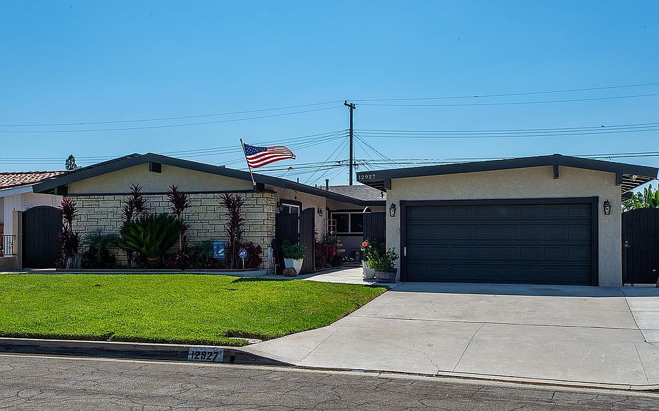1st image of 12927 Gabbett Dr