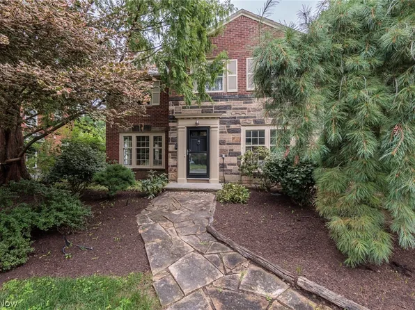 2643 Kerwick Rd, University Heights, OH 44118