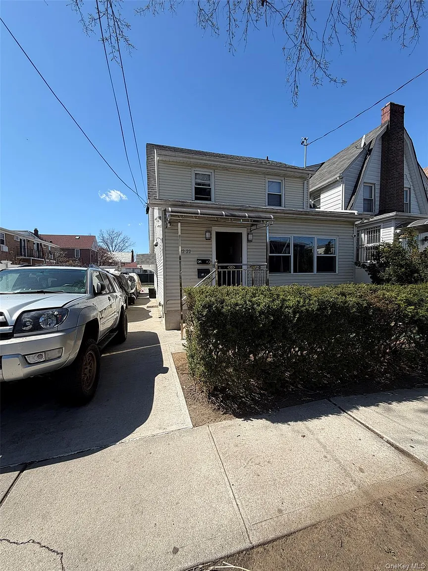 2222 Lee Street photo 1