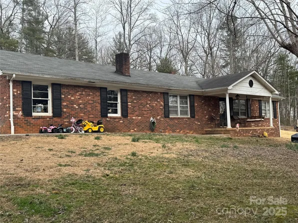 4656 Woodchuck Ln, Lenoir, NC 28645