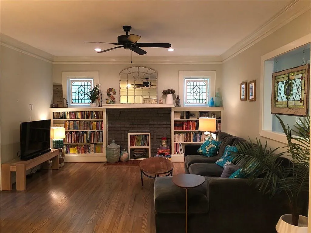 3 bed, 4.0 bath, 2162 sqft, $3,900 — Photo 3