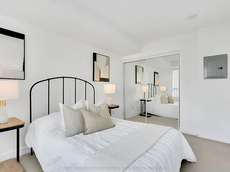 16 Harrison Garden Blvd #1011 — Photo 10