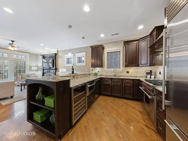 3247 N Clifton Ave #3 — Photo 6