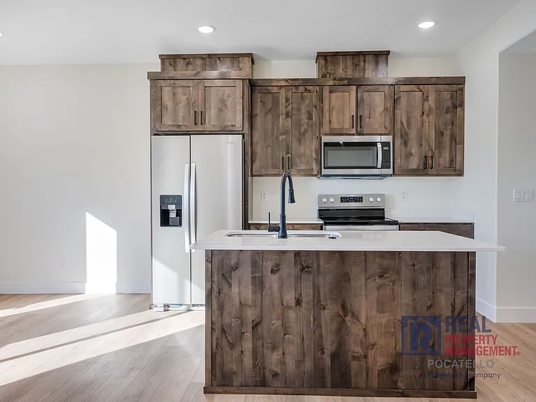 1727 Ammon St — Photo 4
