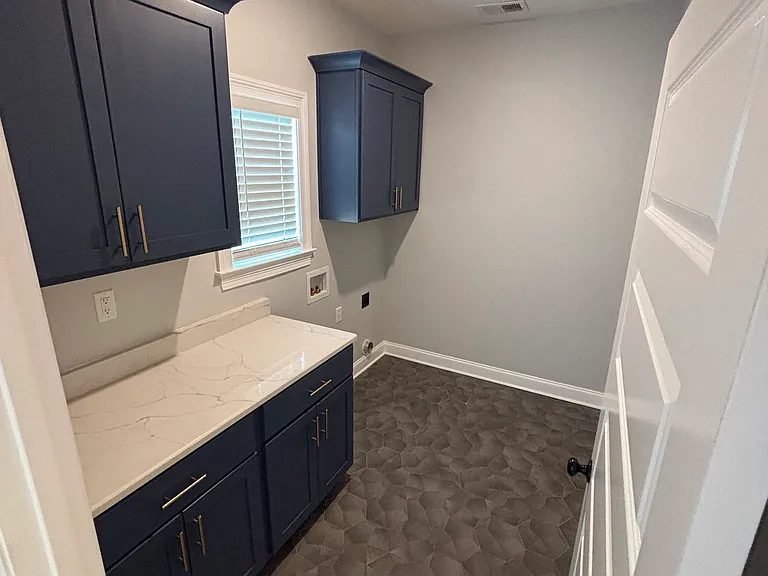 2556 Beauvoir Dr — Photo 13