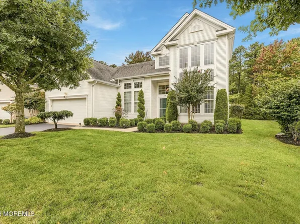 26 Pond View Circle, Barnegat, NJ 08005