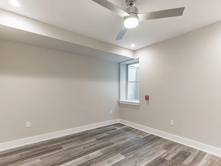 1609 Ogden St — Photo 36