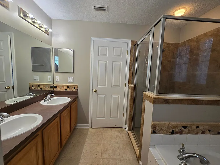 4119 Pebble Brooke Cir — Photo 10