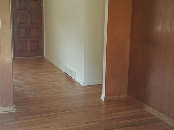 Dining room to front door