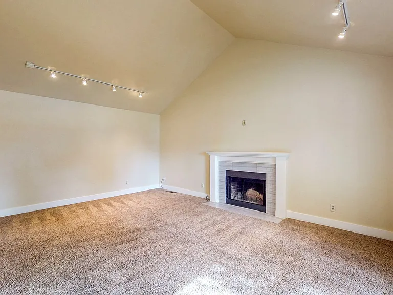 2135 Pebblewood Ct — Photo 14