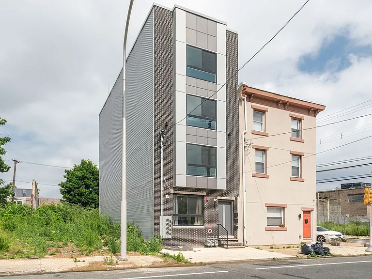 2262 N 2nd St — Photo 22