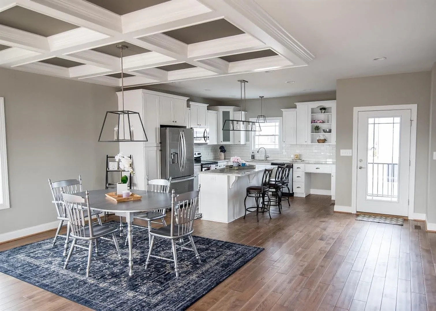 Beautiful 3 Bedroom Townhome in Forest — Photo 4
